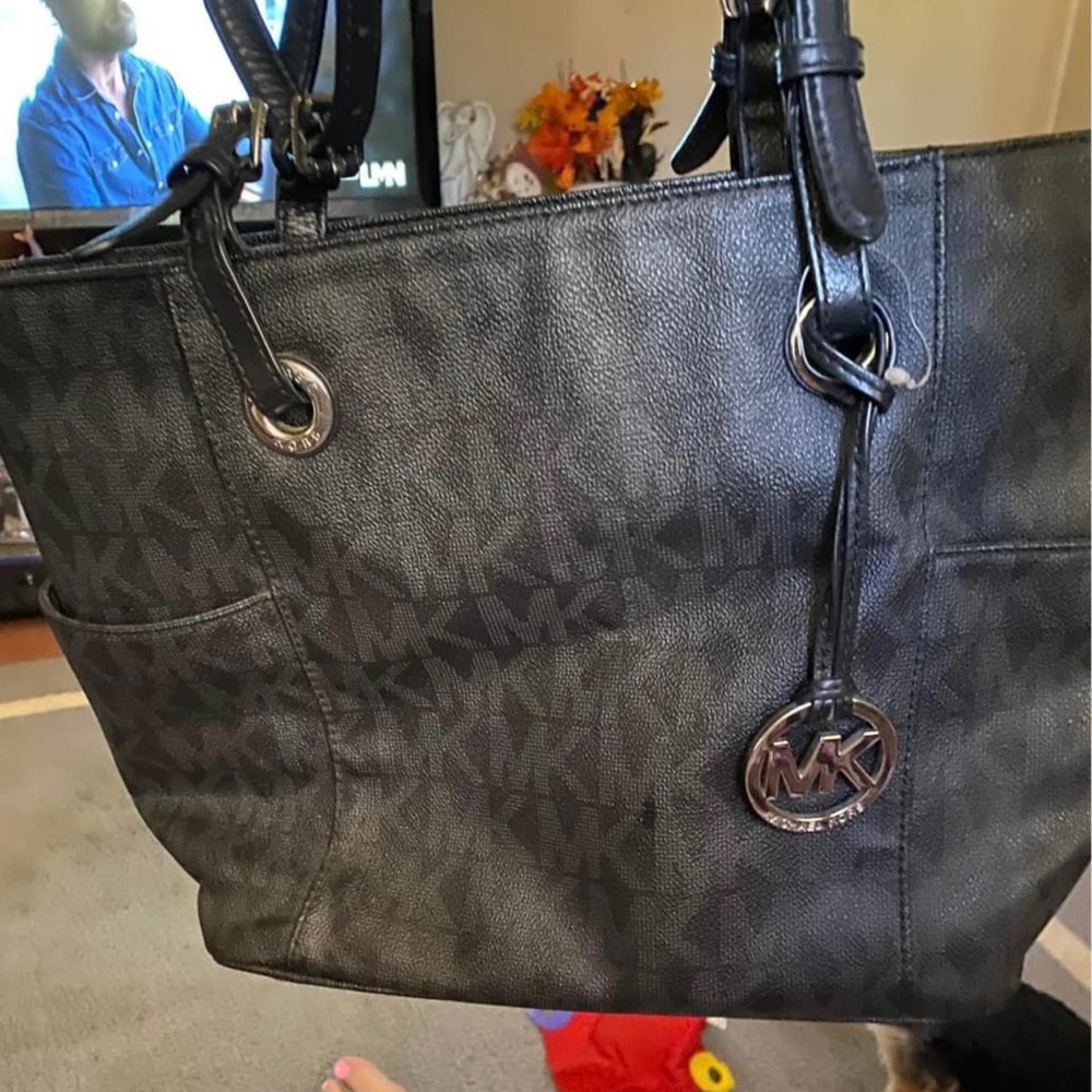 Michael Kors shoulder handbag